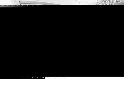 不忙时，赵亚飞（左）喜欢与同事谈天说地。